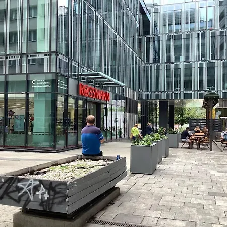 Centrum Moniuszki10 Parking 바르샤바
